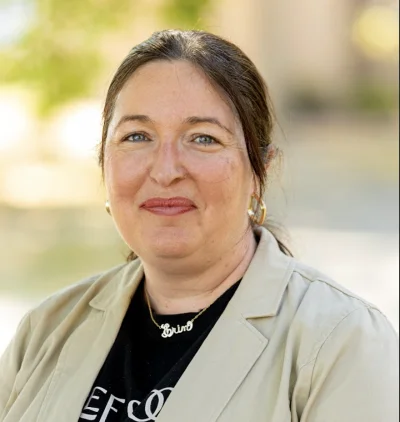 Portrait of Erin Deschene